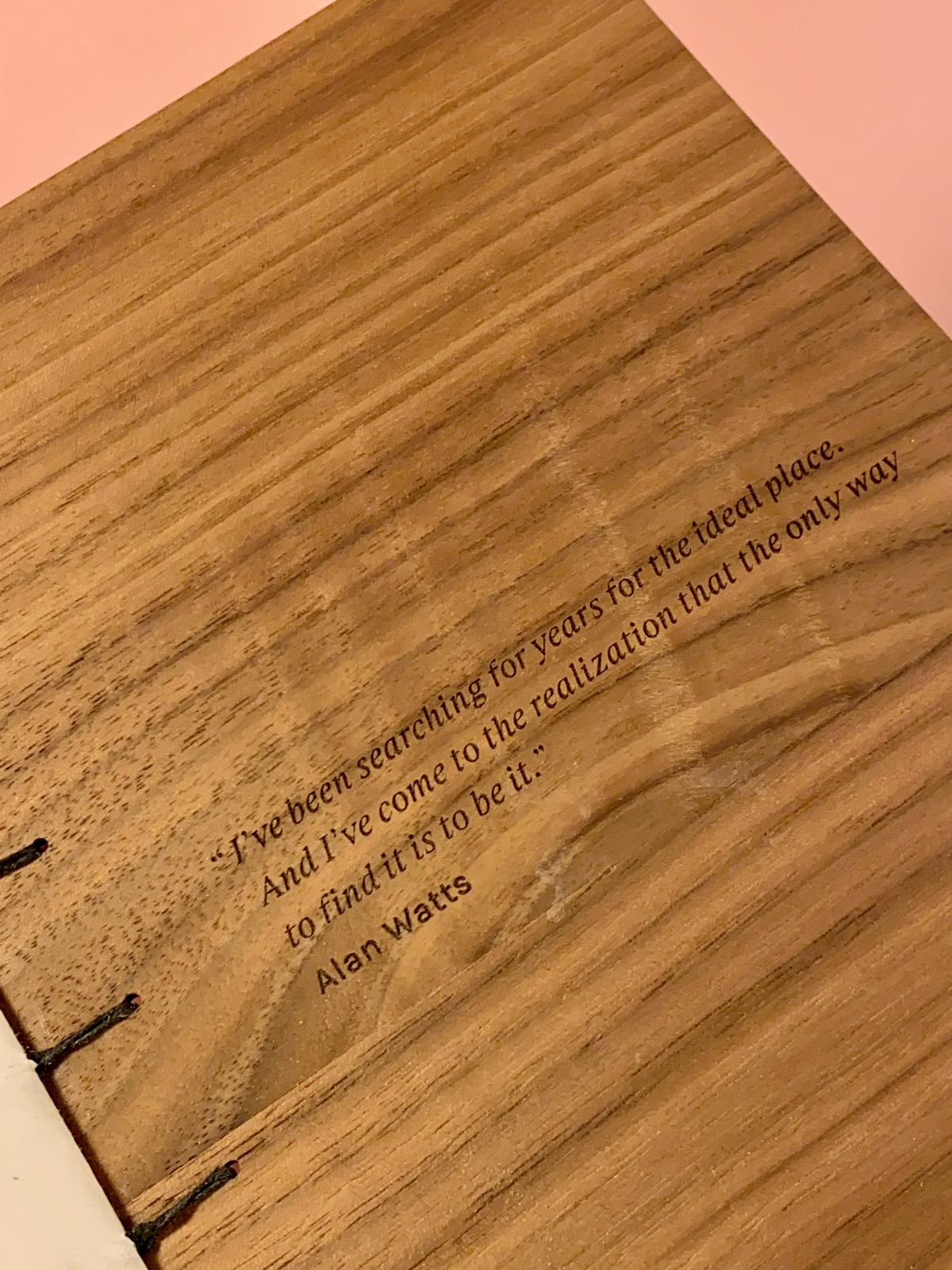 Engraved quote on the inside back cover of a Fondfolio
